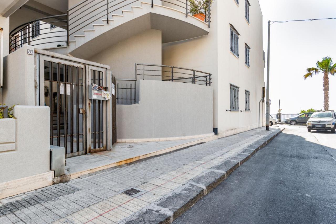 Castello Normanno Modern Sea View Apartment Aci Castello Exterior photo